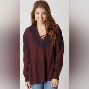 Gimmicks Buckle Embroidered Top Size Medium New